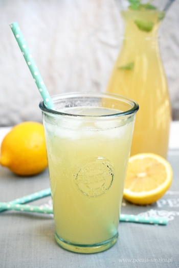 Lemoniada z całych cytryn - domowa
